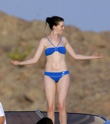 Anne Hathaway Nude Pictures