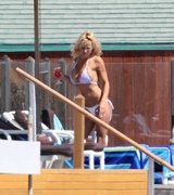 Pamela Anderson Nude Pictures